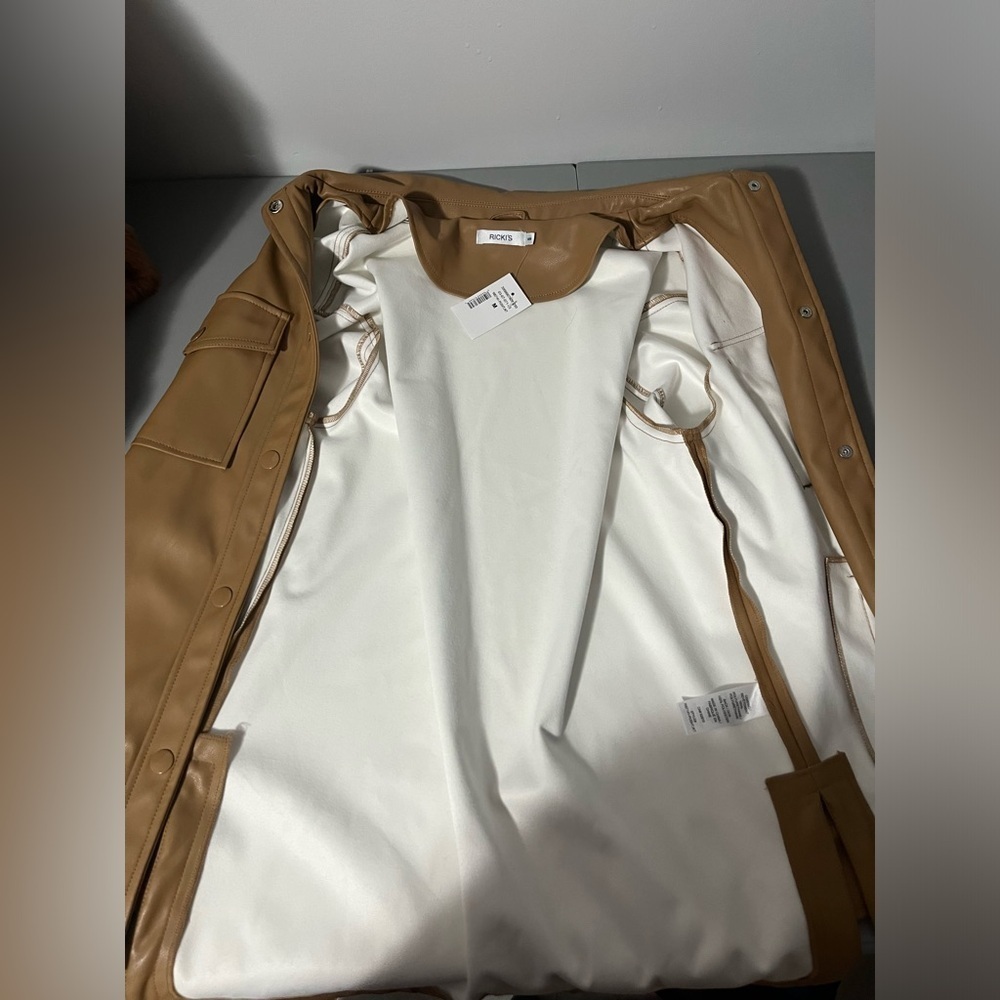 3/25$ (Mix)Ricki’s Faux Leather Jacket, Tan, Size M - Picture 9 of 15